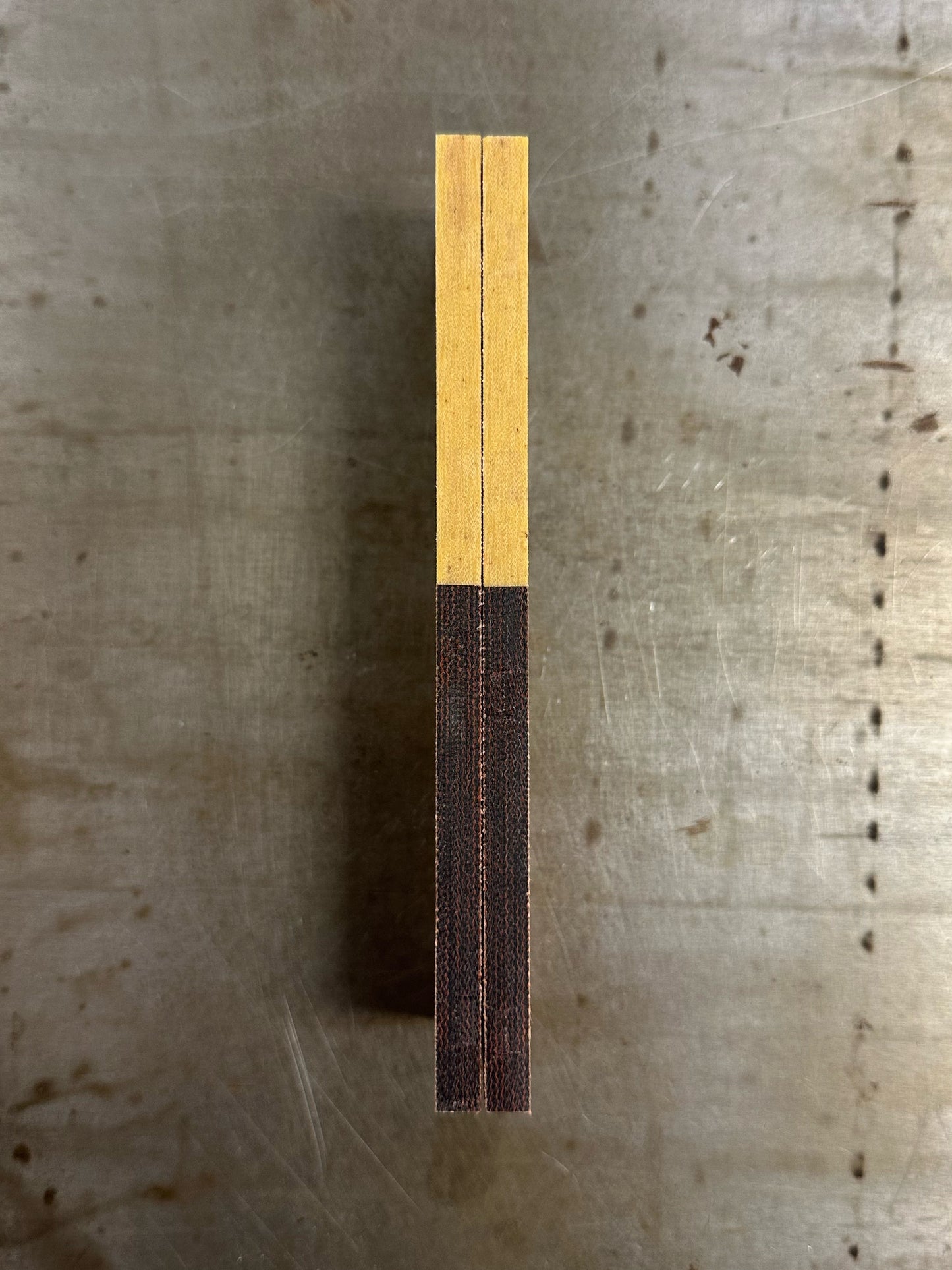Dove tail Black/Orange Micarta + Natural micarta no Liner/Spacer