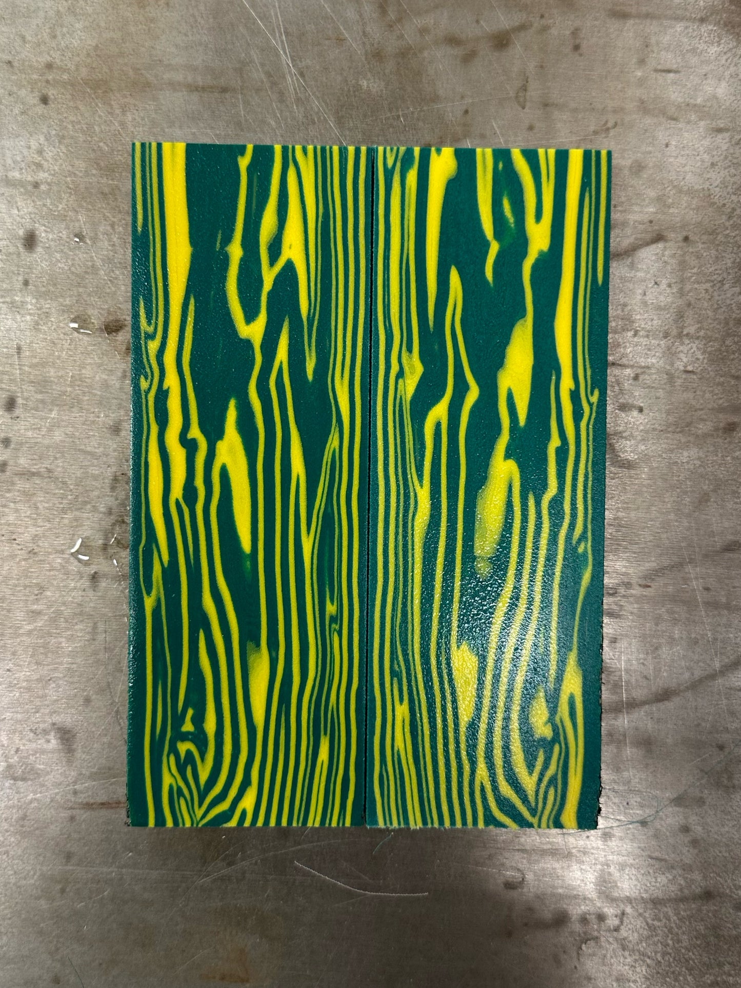 Y Micarta Green/Yellow