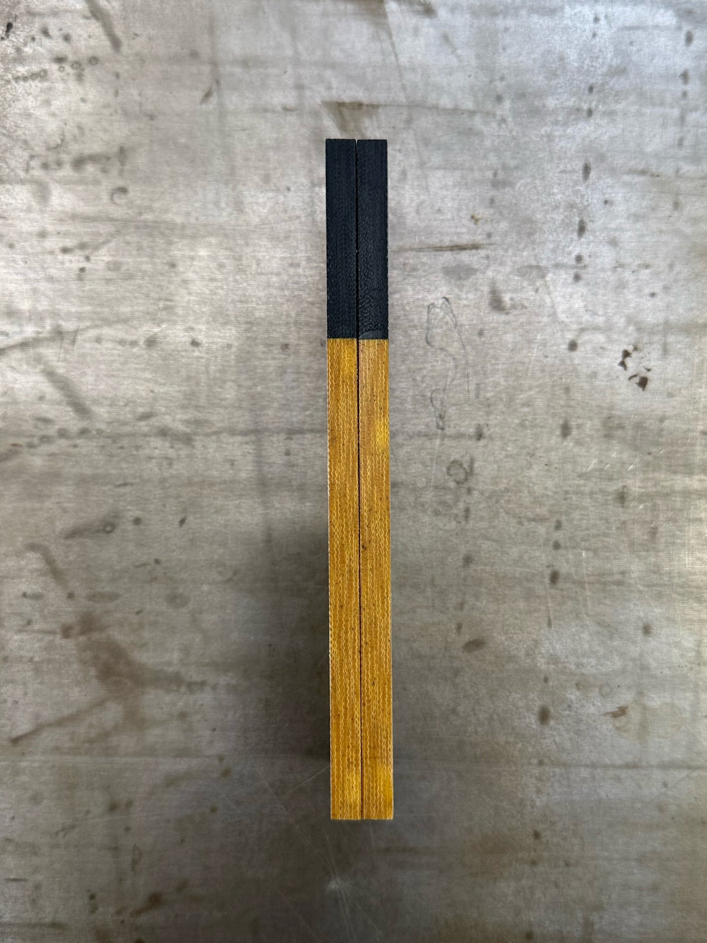 Black + natural canvas micarta. No Liner/Spacer