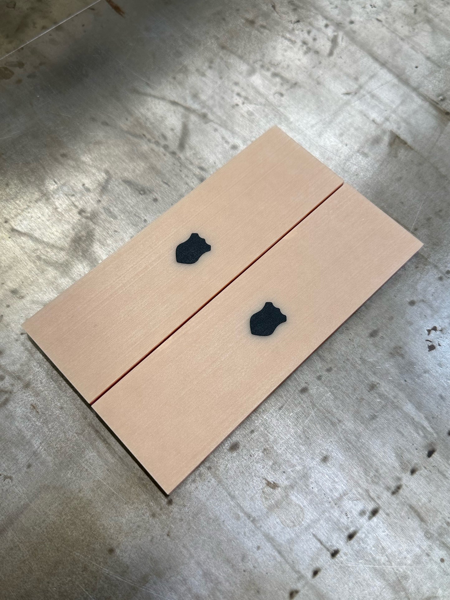 Aged Bone Paper w/double red lines micarta inlaid with Linen micarta no Liner/Spacer