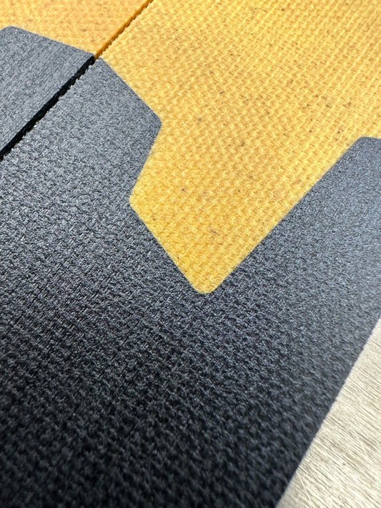 Black + natural canvas micarta. No Liner/Spacer