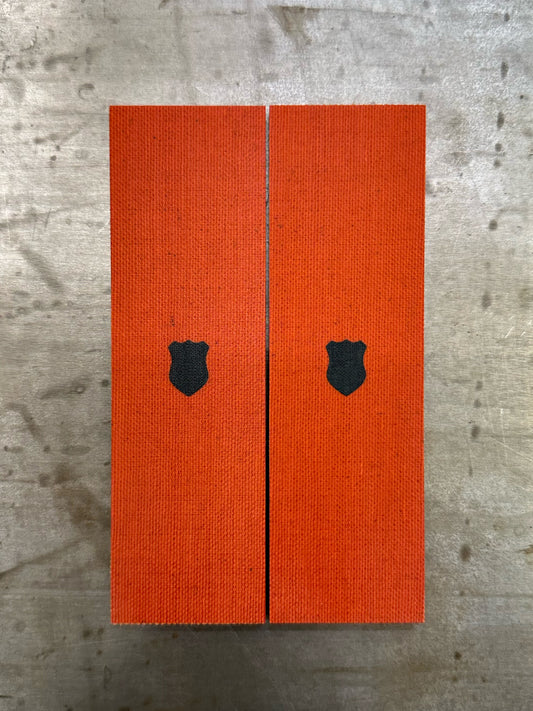 Canvas Fire micarta inlaid with Linen micarta no Liner/Spacer