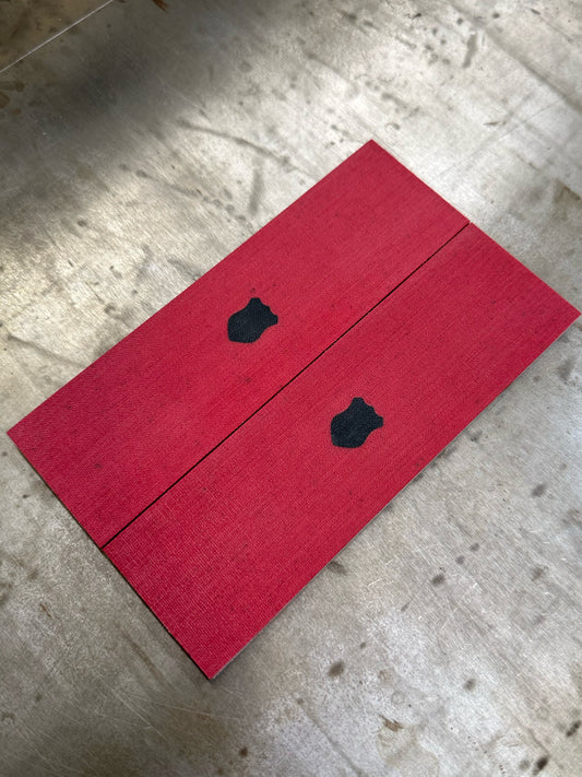 Linen micarta Red inlaid with Linen micarta Shield no Liner/Spacer
